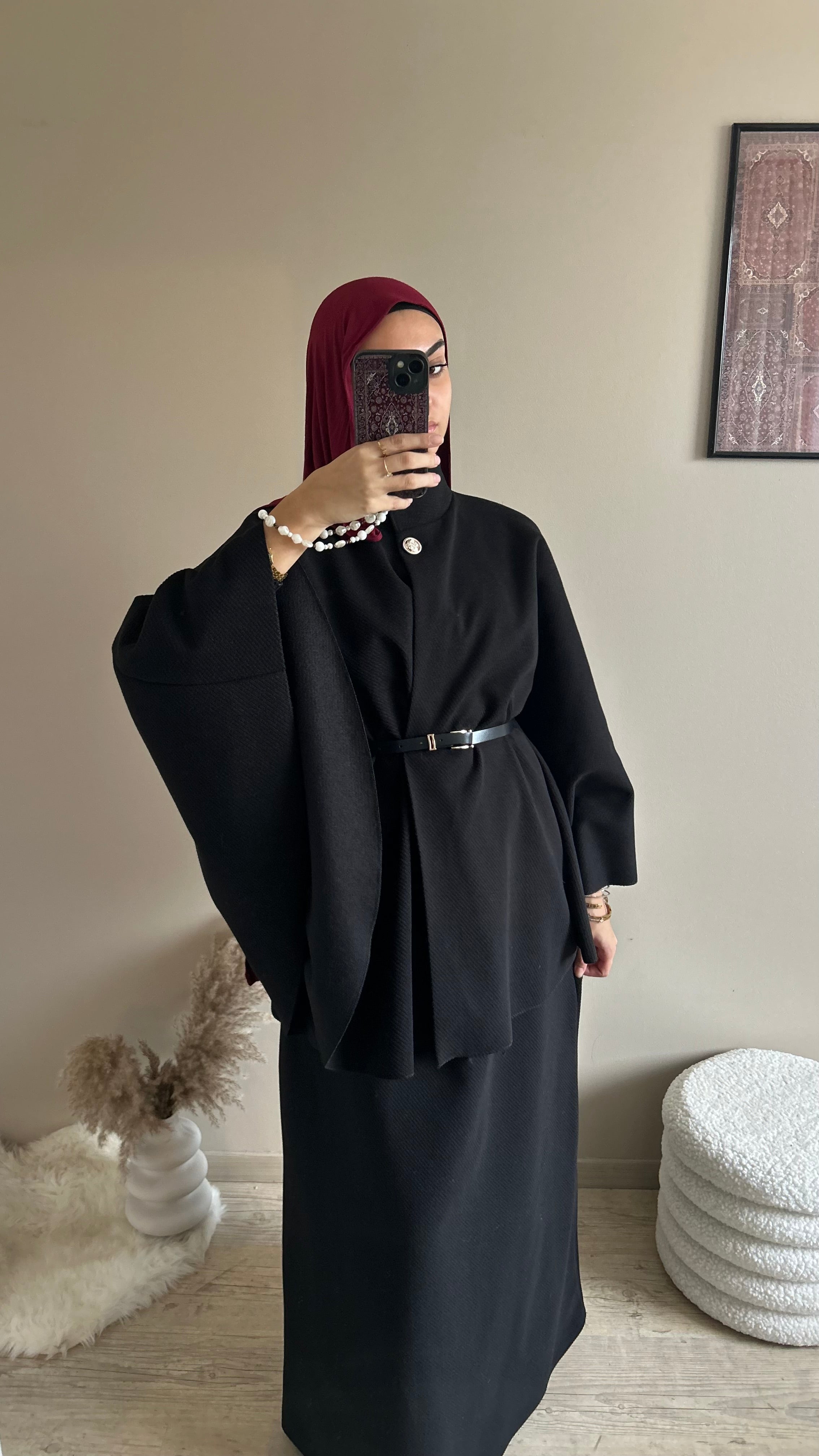 Ensemble cape et jupe noir