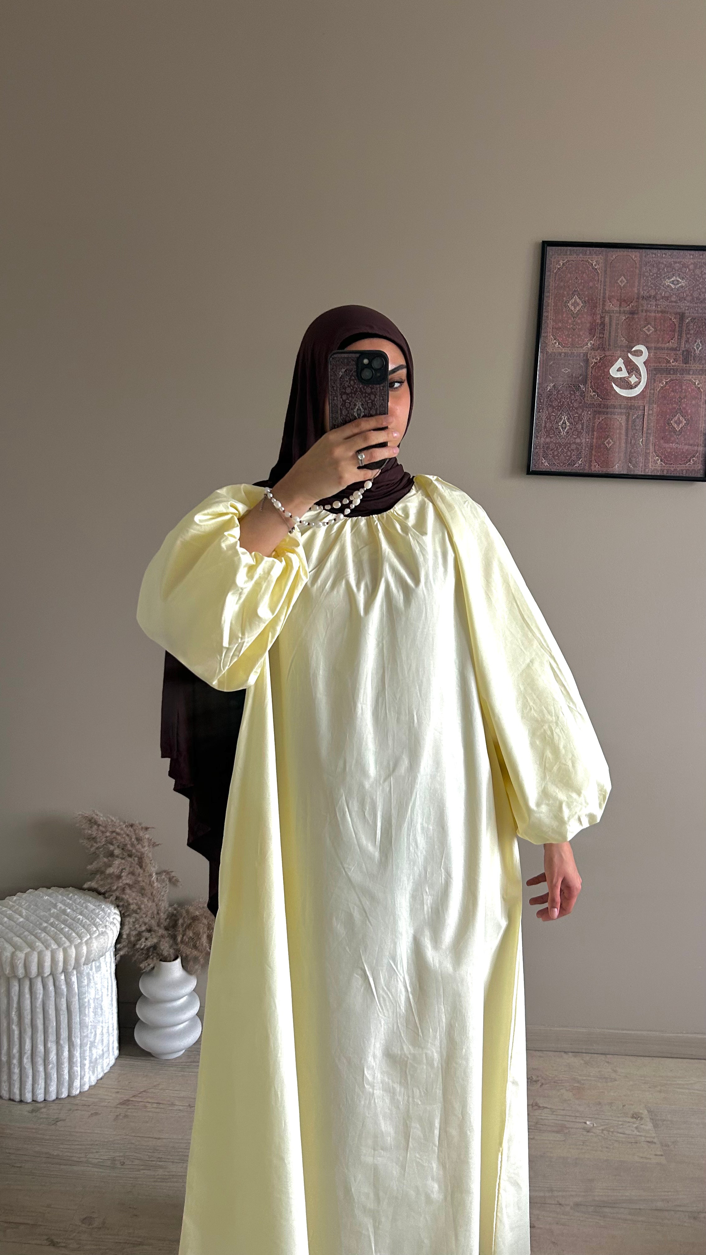 Abaya élégance fluide – Jaune pastel